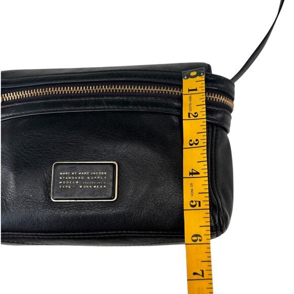 Marc by Marc Jacobs Black Leather Crossbody Bag Purse Gold Zip - Picture 13 of 16